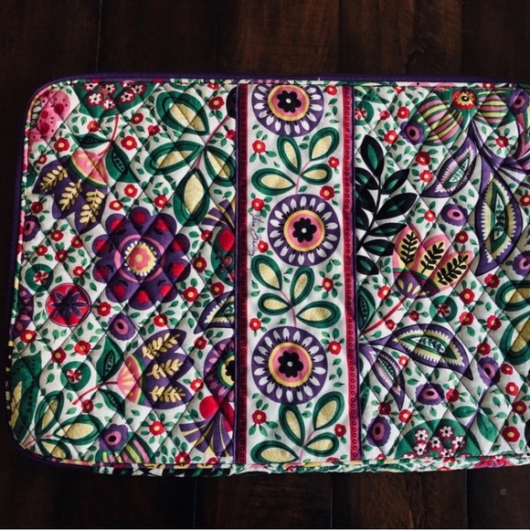 Vera Bradley Viva La Vera 17" Quilted Laptop Sleeve - Picture 3 of 14
